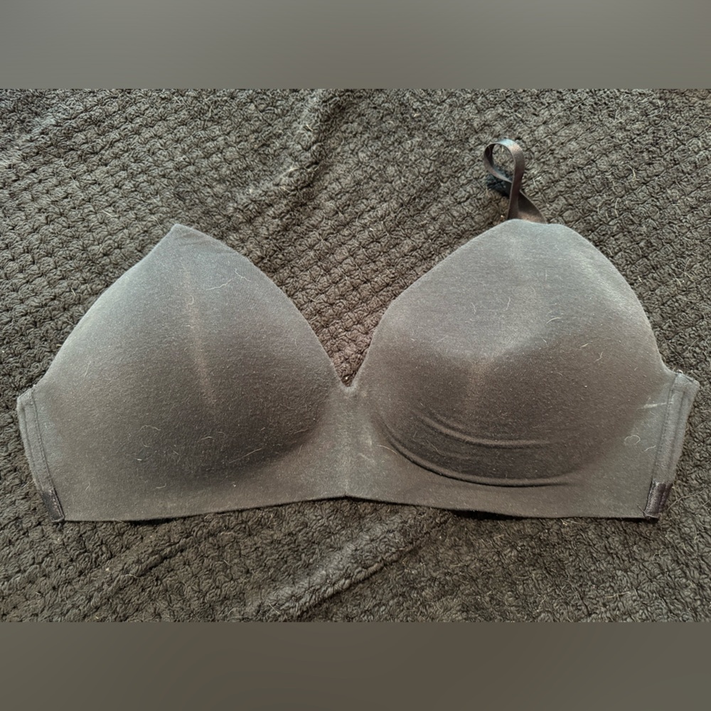 Black padded bra